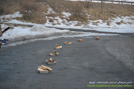 مراسم چهارشنبه سوری در ساحل Uittamo